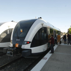 Imatge d’arxiu dels dos nous combois a l’estació de Balaguer.