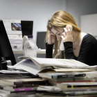 El sobreesfuerzo de trabajo no remunerado puede provocar el estrés laboral. 