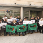 La protesta de IAC-CATAC ante la delegación de Habitatge.