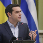  El primer ministro griego, Alexis Tsipras, criticó ayer al FMI.