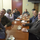 Reunión ayer en Belianes entre los alcaldes y la comunidad de regantes del Segarra-Garrigues.