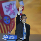 Mariano Rajoy comenzó ayer su discurso final del congreso del PP ante una gran bandera española.