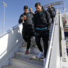 L’expedició blaugrana, amb Leo Messi i Luis Suárez, a la imatge, a l’arribar a París.