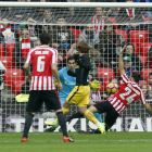 Griezmann anota el tanto del empate ante un Athletic que consiguió remontar el primer gol de Koke.