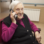 Los mayores van a recibir llamadas periódicas para conocer cómo se encuentran. 