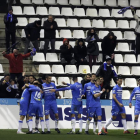 Els jugadors del Lleida celebren el gol amb què van derrotar l’Ebro dissabte passat.