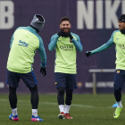 Luis Suárez, Leo Messi y Neymar, ayer durante el entrenamiento.