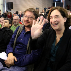 El líder de Catalunya en Comú, Xavier Domènech, i l’alcaldessa de Barcelona, Ada Colau, a l’acte d’ahir.