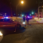 La Policia del Quebec vigila davant del centre atacat.