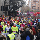 La Sant Silvestre de Lleida va tornar a ser multitudinària i aquest cop en horari matinal.