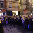 Nadales pels presos - Unes 300 persones van participar ahir a la plaça Paeria a la cantada de nadales Un cant per la llibertat que organitzen cada dilluns Òmnium, l’ANC i Músics per la Llibertat per reclamar la llibertat de Jordi Sánchez, Jor ...