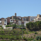 Panorámica de L’Albagés con la torre de la iglesia a la izquierda.