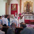 El bisbe Xavier Novell, ahir durant la missa a l'església d'Anglesola.