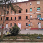 Los bloques Ramiro Ledesma, en la Mariola, tienen más de doscientos pisos vacíos.