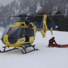 L’helicòpter va evacuar la víctima a l’hospital d’Andorra la Vella.