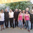 Jaume Felip (esquerra), amb actors i tècnics al final de rodatge a Sant Martí de Maldà.