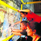 Artoni, Herrero i Raich durant l’anàlisi del mural de Pisanello.