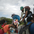 Imagen de uno de los niños que viaja en la caravana migrante procedente de Centroamérica.