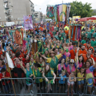 En las fiestas de Pardinyes participan 33 peñas, que se congregaron ante el escenario principal.