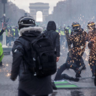 Disturbios en París durante la marcha de los “chalecos amarillos”, el sábado.