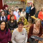 Membres del Grup Fonèvol d’Alcoi i de l’Associació de Moros i Cristians de Lleida ahir a La Baula.