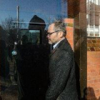 Puigdemont rep a la presó el vicepresident del Parlament