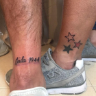 César Candanedo i ‘Xixi’ Creus, amb els seus tatuatges.