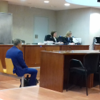 Un dels acusats durant la celebració de la vista oral ahir a l’Audiència de Lleida.