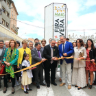 En el centro, Jusèp Boya, director de Patrimonio Cultural, y el alcalde, Joan Ubach, en la inauguración.
