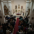 Imagen del interior de la iglesia de Rosselló durante la celebración de las comuniones de ayer.