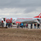 Els vols del Regne Unit aterren a Alguaire malgrat la boira