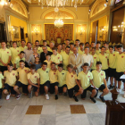 Els jugadors dels tres equips del Mercedaris CF van ser rebuts ahir a la Paeria.