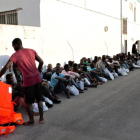 Un grupo de inmigrantes rescatados por Salvamento Marítimo.