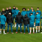 La plantilla del Madrid es va entrenar ahir a l’escenari del partit.