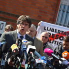 Carles Puigdemont, ahir, al sortir de la presó de Neumünster, compareixent davant de nombrosos mitjans.