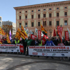 Protesta para reclamar la jubilación anticipada  -  Guardias urbanos y mossos d’esquadra protestaron ayer ante la subdelegación del Gobierno para reclamar la jubilación a los 60 años.
