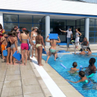 Imatge dels petits que participaven ahir a l’estada Esportmania, a les piscines de Pardinyes.