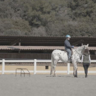 Classes d’equinoteràpia a l’hípica Equus Aventura.