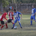 El partido entre el Puigvertenc y el Artesa de Lleida fue muy intenso.