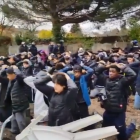 Captura de imagen del vídeo de los estudiantes arrestados. 