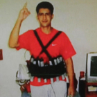 Imagen de Youssef Aalla, uno de los terroristas, portando un chaleco cargado de explosivos.