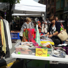 Quaranta comerços de La Seu participen al mercat de rebaixes "Botigues al carrer"