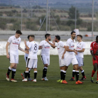 Jugadores del Borges celebran un gol, ayer en su amistoso ante el Binéfar.