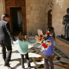 Puigdemont publicó ayer en redes esta imagen de archivo junto a sus hijas en la sede del Govern.