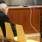 El condemnat, durant el judici, que va tenir lloc a l’Audiència de Lleida.