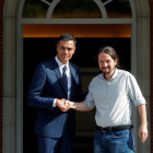 El president del Govern, Pedro Sánchez, i el líder de Podemos, Pablo Iglesias, aquest dijous a la Moncloa