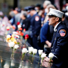 Participants en l’homenatge a les víctimes de l’11-S, ahir, a Nova York.