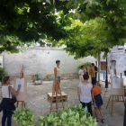 Visitants participant al taller ‘Dibuixem models del natural’, organitzat per Lluís Valls.