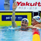 Katinka Hosszu celebra su triunfo en la piscina de Hangzhou.