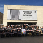Funcionarios defienden la libertad de expresión ante el Museu de Lleida 